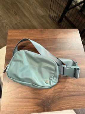 Lululemon Everywhere Belt Bag 1L- Tidewater Teal